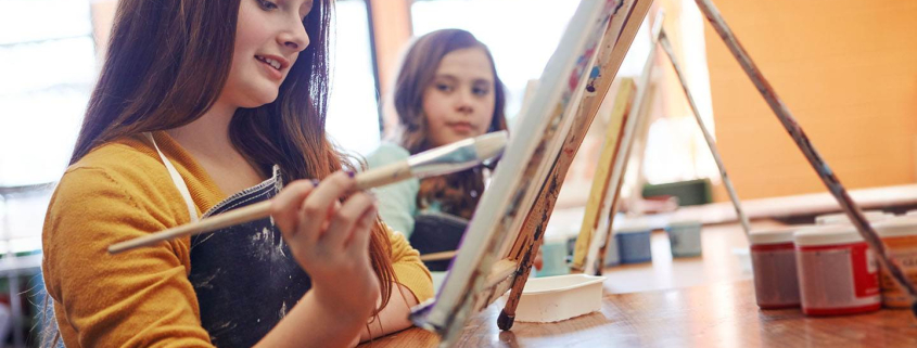 Art Class : Time to Get Creative 2 girl painting